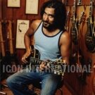 bycarlost.blogspot.com_Naveen_Andrews_Guitarras_19.jpg